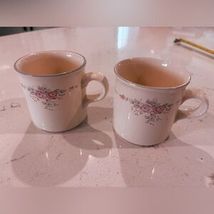 Pfaltzgraff Tea Roses Dining Mugs Used pieces Good Condition